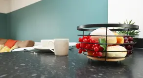 Homington House By N And N Stays, Perfect for Contractors and Workers, Private off road Parking for 2 vehicles, Fast Wifi - Image 3