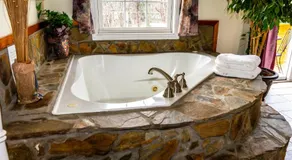 The Chimney Rock Inn & Cottages - Image 2
