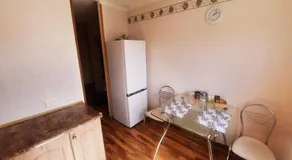 Sunny Apartment - Image 5