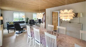 Belle maison de 4 chambres à Egå - Image 3