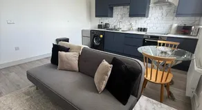 1 Bed Flat - Sleeps 2 - Pets - Parking - Wifi - Image 2
