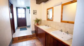 Aille River Hostel Lodge - Image 2