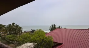 Private Home with Access to Beach Front -Krokrobite - Image 4