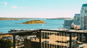 NEW Pause Penthouse Lofts -Downtown- Free Parking - Image 4