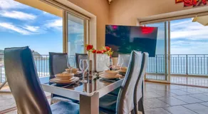 SecretJaco - Luxury Beach Front Penthouse with Pool & Jacuzzi - Image 2