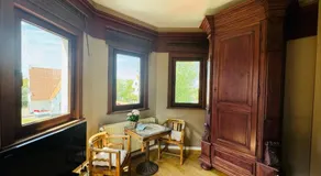 Ruime slaapkamers met badkamers in Belle Epoquevilla- concessiewijk De Haan - Image 2
