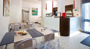 Momi's Hotel - Image 4