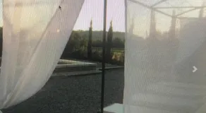 Une chapelle en soie - Image 4
