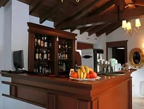 Nymfes Hotel - Image 5