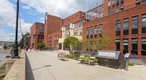 SUPERIEUR 2 CHAMBRES 2 SALLE DE BAIN APPARTEMENT gratuit Wifi condo de luxe ST PAUL'S Zone1 6 couchages - Image 2