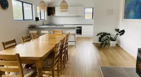 Luxury Beachside Apartment - Image 3