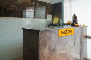 SPOT ON New ROYAL LODGE - Image 5