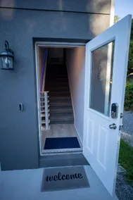 Pet Friendly Modern Zen Studio Retreat with Hot Tub - Image 5