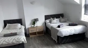 Budget Rooms Lincoln City Centre , Fast WiFi & Self Check in - Image 2