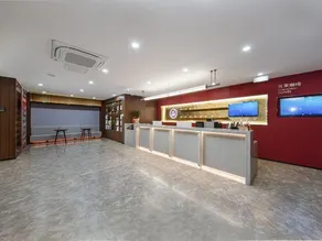 Thank U PLUS  Wanda Plaza Hotel - Image 2