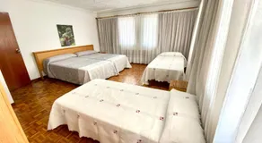 Garden Lodge Hostal Evencio - Image 2