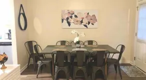 * Radiant Retreat * King Bed * Long Term Stays * - Image 5