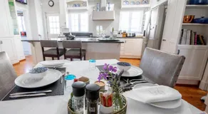 No 4 Boutique Beach House - Image 4