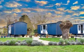 The Red Lion - Shepherd Huts - Image 5