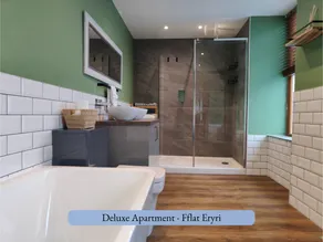 Llew Accommodation - The Townhouse - Image 2