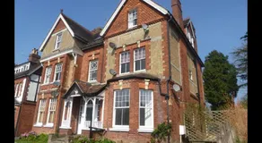 Easy too stay Molyneux Park road - Image 2