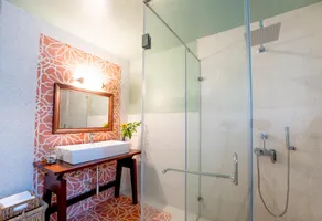 ELIVAAS 5 BHK with Pvt Pool, Entertainment Room & Glass House - Bludoor - Image 4