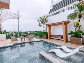 JA Hotel - Image 4
