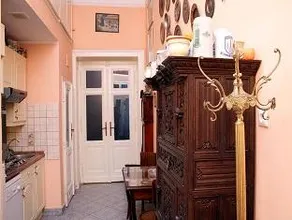 Luxury Apartment Budapest - Image 4