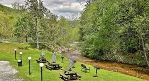 Cedarbrook Deluxe Two Bedroom Suite with outdoor heated pool 21202 - Image 2