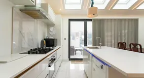 Unwind 2Bed with Garden, Sauna and Hot Tub - Image 4