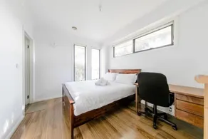 Cosy Modern home in Epping close to all amenities - Image 4