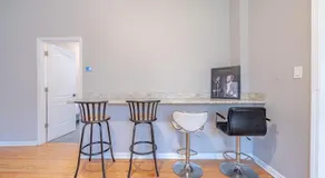 Wonderful Home Close to Downtown Chicago - Free Parking - Image 5