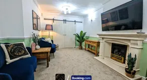 Modern 4-Bed House, Free Parking & WiFi in Swinton - Image 3