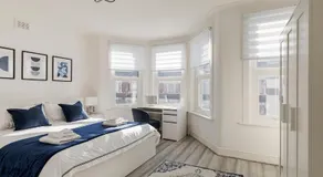 Modern 4 Bedroom House In Woodgreen - Image 2