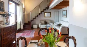 ROMANTIC LAKE VIEW HOUSE - Image 4