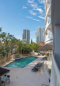 Broadbeach Savannah Resort - Image 4