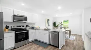 Springhill Retreat! 3 bed, 2 Bath! - Image 3