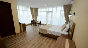 Hotel 725 B - Image 2