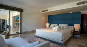 3BR Beachfront Luxury Condo w/ Great Features - Image 2