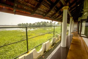 Palmy Lake Resort - Image 3