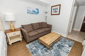 308 Pilot House - Image 3