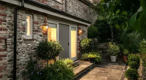 The Courtyard Suite - Image 4