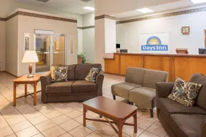 Days Inn by Wyndham St. Louis North - Image 2