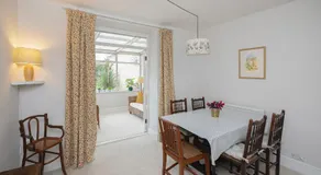 Churchill House - Two Bedrooms - Street Parking - Garden - Image 3