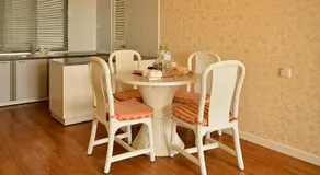 Jetty Suites Apartments - Image 4