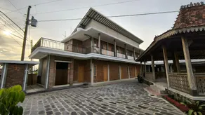 Nez's Guesthouse Syariah - Image 3