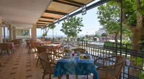 Hotel Bristol - a 30 mt dalla spiaggia - Image 2