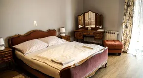 Hotel Heaven - Image 2