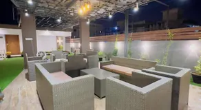 Signature By Hotel Crown Inn - Image 5