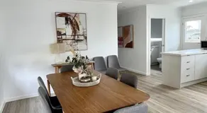 Pet friendly, Family home close to town - Image 3